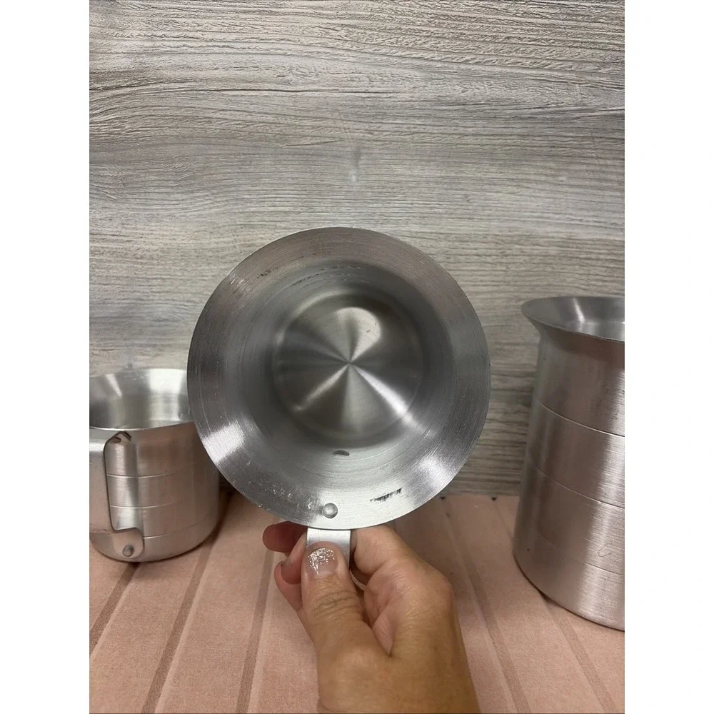 Winco Aluminum Commercial Measuring Cups 2, 1, And 1/2 Quart (C3)